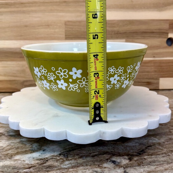 Pyrex Spring Blossom "Crazy Daisy" 2.5 Qt Mixing Bowl (#403) – Green & White VTG - Picture 9 of 14